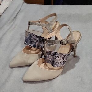 Queen Chateau Elegant Beige and Patterned Women's Heels